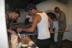 Alle-machen-sich-ihre-Pizza-selber