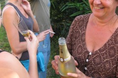 Wir-stossen-auf-den-neuen-Lebensabschnitt-an-1