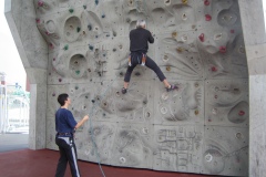 An-der-Kletterwand-2